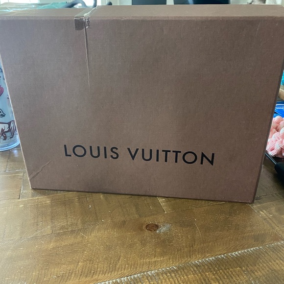 LOUIS VUTTION BROWN LEATHER HEELS - Picture 13 of 16